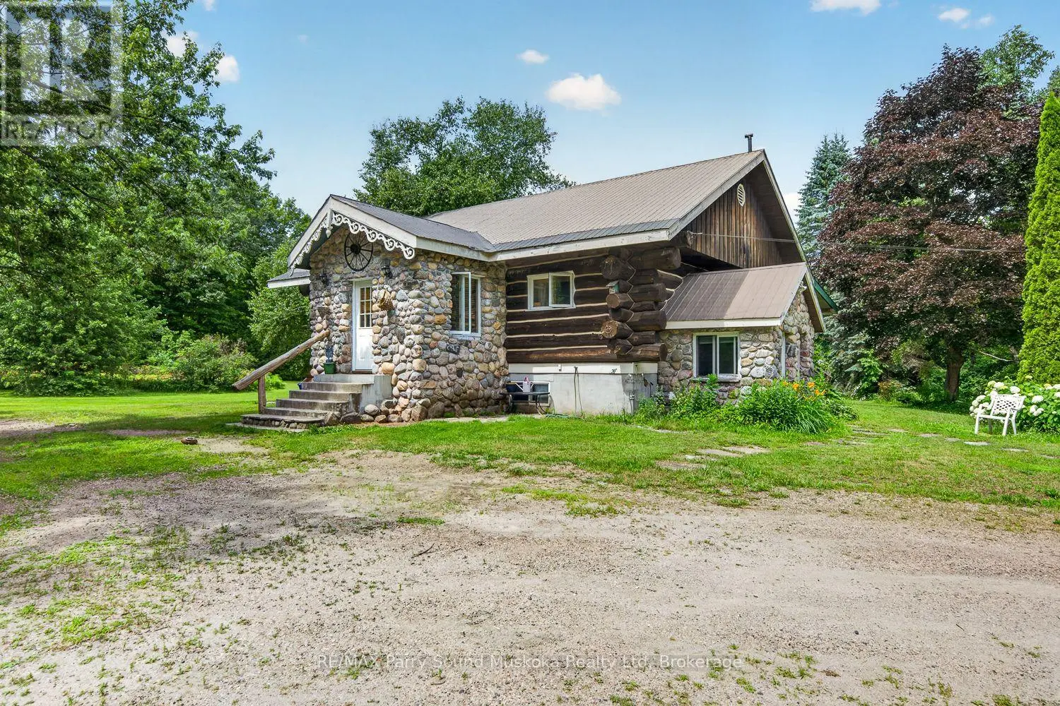 1011 Orange Lodge Road, Muskoka Lakes (Medora)
